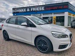 Weiß Gebraucht 2016 BMW 218 Active Tourer Advantage Van / Kleinbus | 11.799 € (Guter Preis)