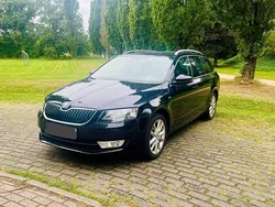 Schwarz Gebraucht 2016 Skoda Octavia Joy Kombi | 8.900 € (Superpreis)