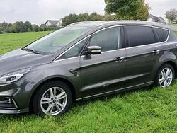 Grau Gebraucht 2021 Ford S-MAX Titanium Van / Kleinbus | 16.640 €