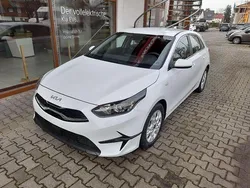 Weiß Neu 2024 Kia Ceed 2 Limousine | 22.990 € (Fairer Preis)