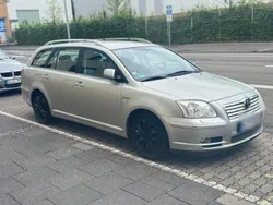 Grau Gebraucht 2006 Toyota Avensis Kombi | 2.999 €