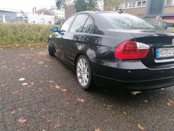 Schwarz Gebraucht 2005 BMW 320 Limousine | 2.000 € (Guter Preis)