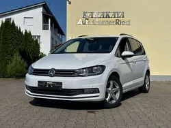 Weiß Gebraucht 2017 VW Touran Comfortline Van / Kleinbus | 8.990 € (Etwas zu teuer)