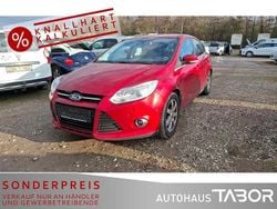 Red candy/candy red Gebraucht 2011 Ford Focus Titanium Limousine | 4.485 € (Superpreis)