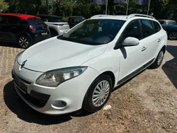 Weiß Gebraucht 2012 Renault Mégane III Dynamique Limousine | 3.990 € (Guter Preis)