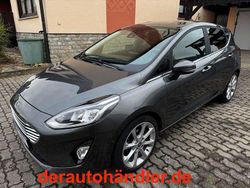 Grau Gebraucht 2017 Ford Fiesta Titanium Kleinwagen | 10.980 € (Fairer Preis)