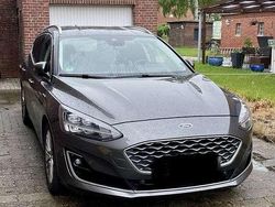 Grau Gebraucht 2020 Ford Focus Vignale Kombi | 16.000 € (Fairer Preis)
