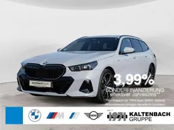 Grau Gebraucht 2024 BMW 520 M Sport Kombi | 55.890 € (Superpreis)