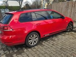 Rot Gebraucht 2019 VW Golf Comfortline Limousine | 12.600 €