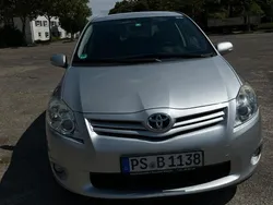 Silber Gebraucht 2011 Toyota Auris Edition Limousine | 5.500 € (Fairer Preis)
