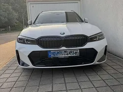 Weiß Gebraucht 2024 BMW 320 M Sport Kombi | 41.999 € (Fairer Preis)