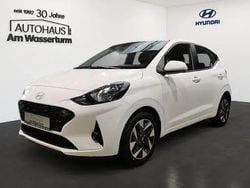 Atlas white / sol Gebraucht 2024 Hyundai i10 Trend Kleinwagen | 15.999 € (Fairer Preis)