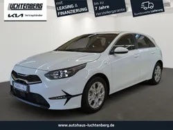 Weiß Neu 2025 Kia Ceed Vision Limousine | 23.450 € (Guter Preis)