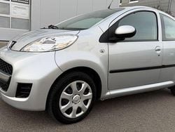 Grau Gebraucht 2013 Peugeot 107 Kleinwagen | 3.990 € (Guter Preis)