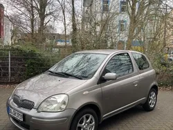 Grau Gebraucht 2005 Toyota Yaris Kleinwagen | 1.950 € (Fairer Preis)