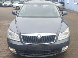 Anthracitegrau metallic Gebraucht 2009 Skoda Octavia Elegance Kombi | 2.400 € (Guter Preis)
