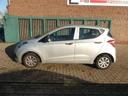 Silber Gebraucht 2015 Hyundai i10 Classic Kleinwagen | 5.990 € (Fairer Preis)