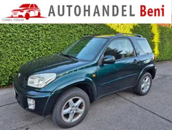 Grün Gebraucht 2003 Toyota RAV4 SUV | 6.000 € (Fairer Preis)