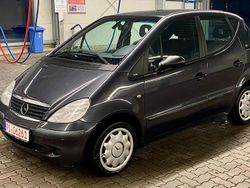 Grau Gebraucht 2001 Mercedes A140 Kleinwagen | 2.550 € (Teuer)