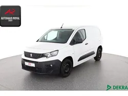 Weiss Gebraucht 2019 Peugeot Partner Van / Kleinbus | 13.880 € (Fairer Preis)