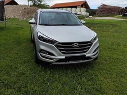 Grau Gebraucht 2017 Hyundai Tucson SUV | 17.999 € (Etwas zu teuer)