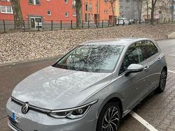 Grau Gebraucht 2023 VW Golf Limousine | 28.000 € (Teuer)
