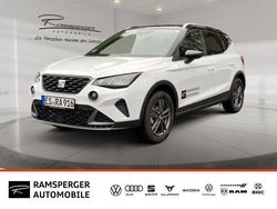 Weiß (nevada weiß metallic / midnight schwarz ) Gebraucht 2024 Seat Arona FR SUV | 27.240 € (Teuer)