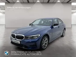 Blau Gebraucht 2022 BMW 320e Sport Line Limousine | 26.907 € (Fairer Preis)