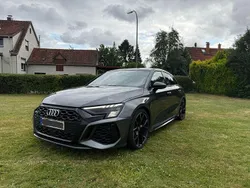Grau Gebraucht 2023 Audi RS3 Sport Kleinwagen | 53.900 € (Guter Preis)