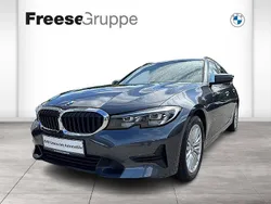 Grau Gebraucht 2022 BMW 318 Sport Line Kombi | 26.890 € (Fairer Preis)