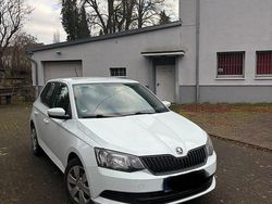 Weiß Gebraucht 2015 Skoda Fabia Kleinwagen | 6.850 € (Etwas zu teuer)