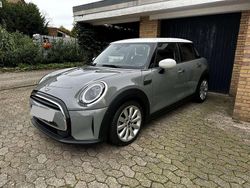 Grau Gebraucht 2022 Mini Cooper Classic Kleinwagen | 21.990 € (Guter Preis)