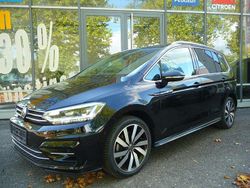 Schwarz Gebraucht 2024 VW Touran Highline Van / Kleinbus | 38.790 € (Teuer)