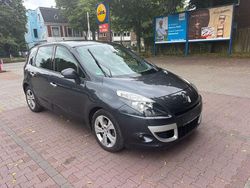 Grau Gebraucht 2009 Renault Scénic III Dynamique Van / Kleinbus | 3.999 € (Etwas zu teuer)
