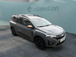 Grau Gebraucht 2025 Dacia Jogger Extreme Van / Kleinbus | 23.290 € (Fairer Preis)
