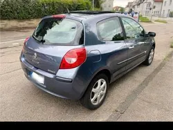 Blau Gebraucht 2006 Renault Clio II Kleinwagen | 3.499 € (Teuer)