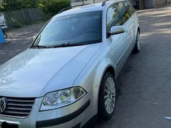 Silber Gebraucht 2002 VW Passat Kombi | 1.400 € (Guter Preis)
