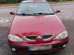 Rot Gebraucht 1999 Renault Mégane Limousine | 1.200 € (Guter Preis)
