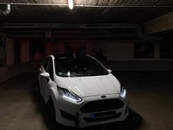 Weiß Gebraucht 2016 Ford Fiesta ST-Line Kleinwagen | 8.000 € (Fairer Preis)