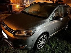 Grau Gebraucht 2011 VW Touran Comfortline Van / Kleinbus | 5.000 € (Guter Preis)