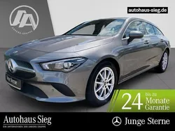 Grau Gebraucht 2023 Mercedes CLA200 Shooting Brake Kombi | 30.194 € (Fairer Preis)