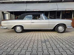 Silbermetallic 744 Gebraucht 1969 Mercedes W111 SE Cabrio | 165.900 €