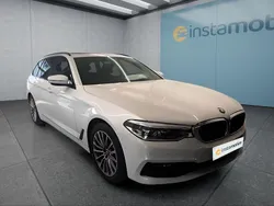 Weiß Gebraucht 2020 BMW 520 Sport Line Kombi | 36.649 €