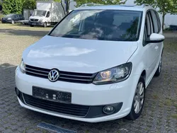 Weiß Gebraucht 2011 VW Touran Highline Van / Kleinbus | 5.999 € (Superpreis)
