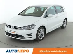 Weiß Gebraucht 2017 VW Golf Sportsvan Highline Van / Kleinbus | 16.260 € (Fairer Preis)