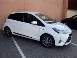 Weiß Gebraucht 2019 Toyota Yaris Hybrid Club Limousine | 13.500 € (Guter Preis)