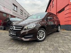 Orientbraun metalliclack Gebraucht 2016 Mercedes B200 Van / Kleinbus | 16.800 € (Guter Preis)