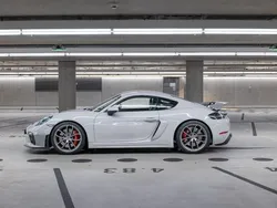 Porsche 718 Cayman GT4