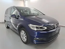 Blau Gebraucht 2019 VW Touran Highline Van / Kleinbus | 9.200 €