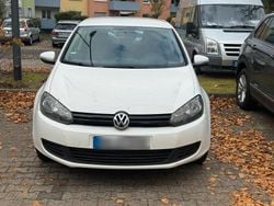 Weiß Gebraucht 2009 VW Golf VI Limousine | 3.100 € (Teuer)